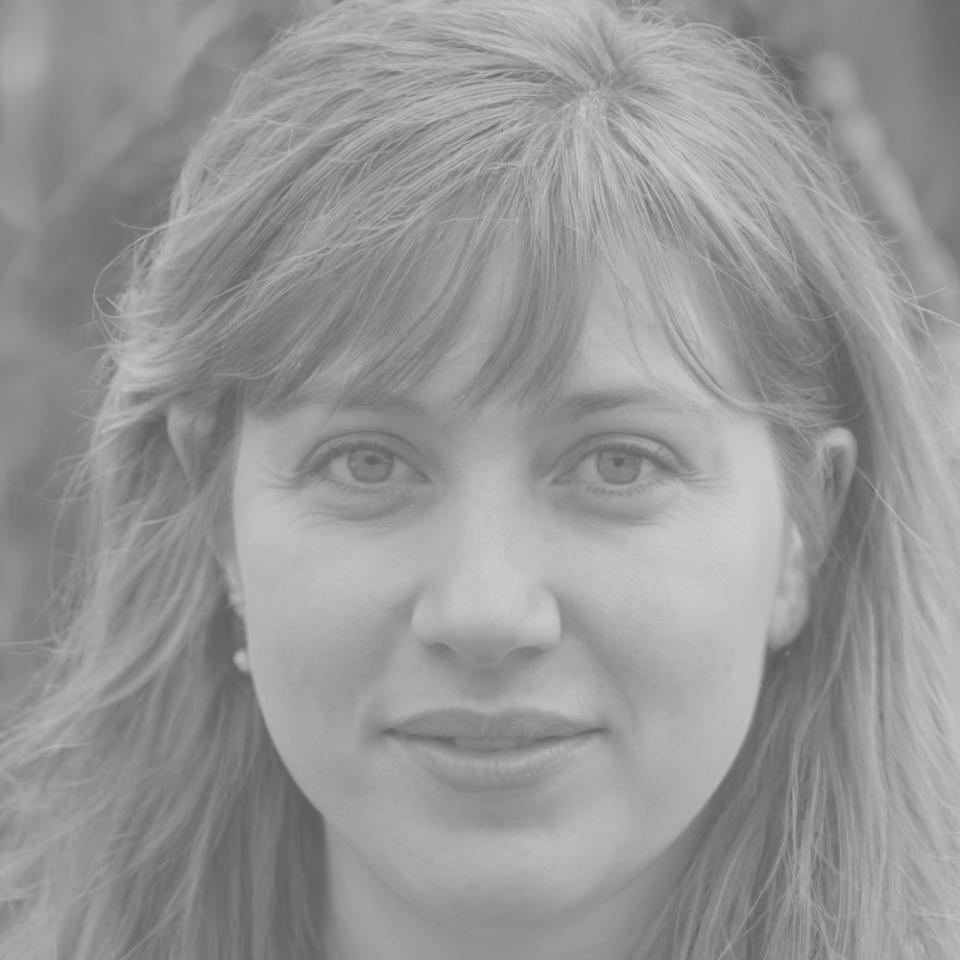 Responsable pédagogique anorelivquara expliquant notre engagement envers les apprenants